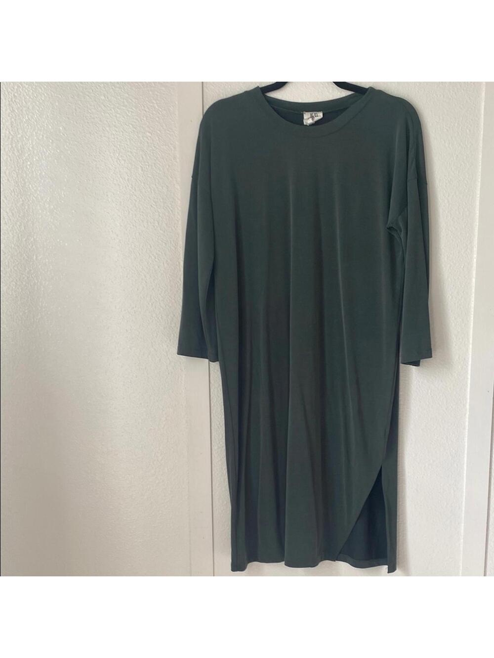 dRA Los Angeles Size S Green Long Sleeve Midi Dress Asymmetrical Hem